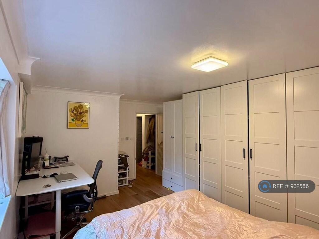 Large Bedroom