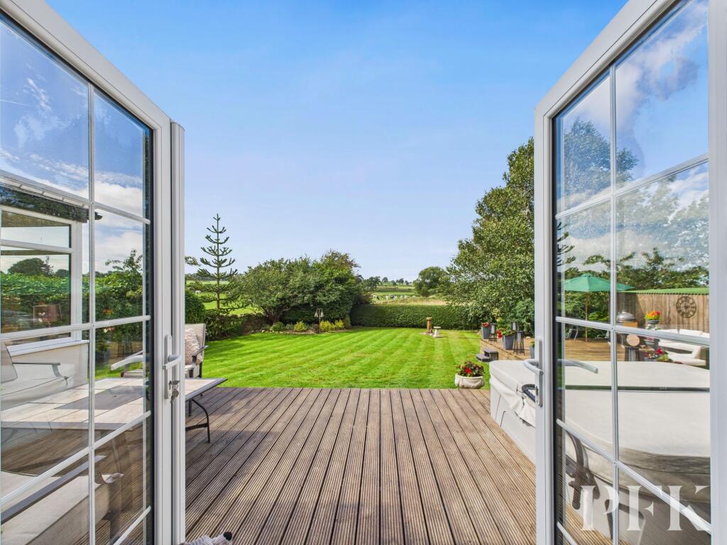 Kitchen / Dining &amp; Living Area