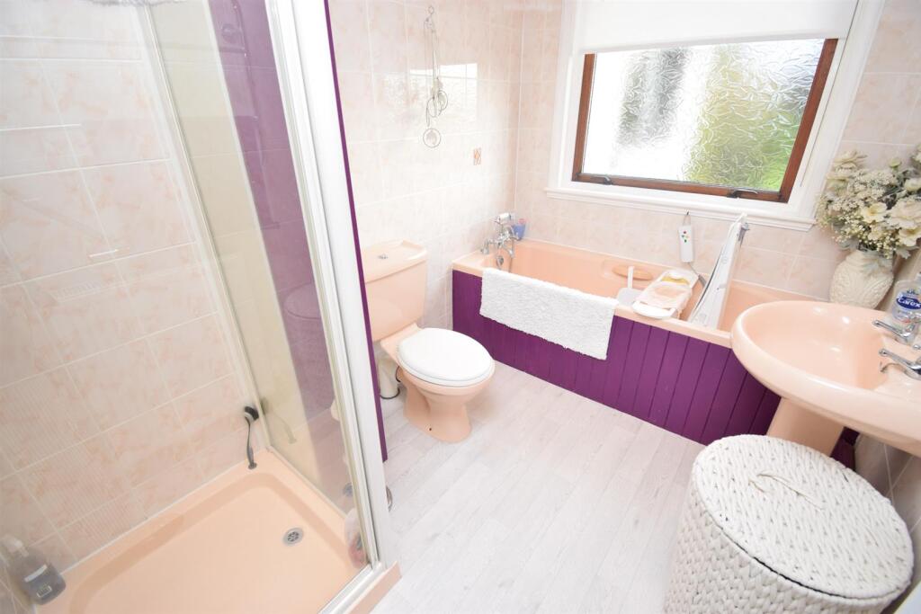 BATHROOM-2.jpg
