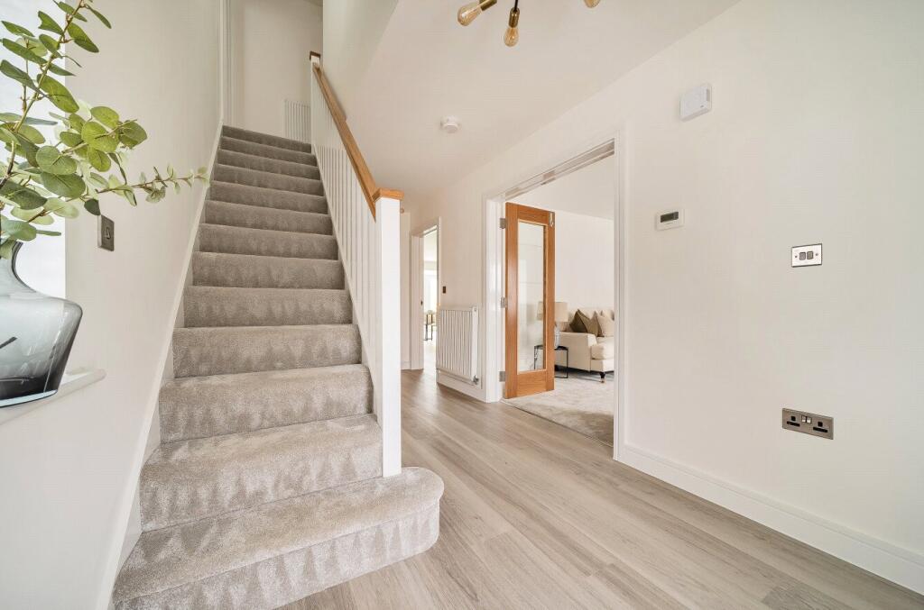 1320772-4-686bc41...