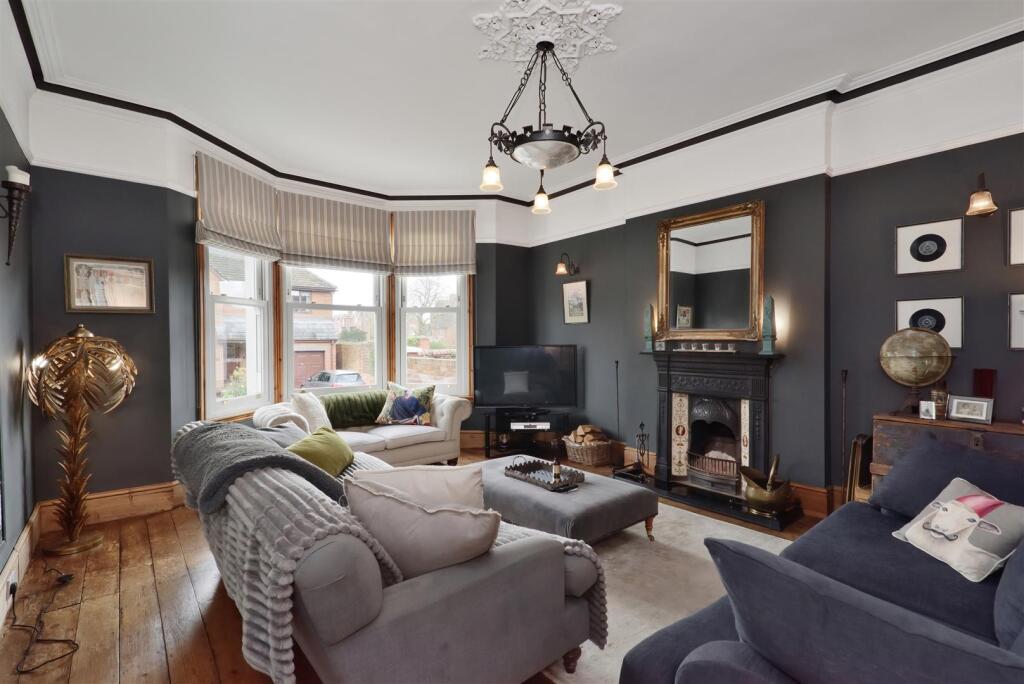 9 Raneleigh Street - (16).jpg