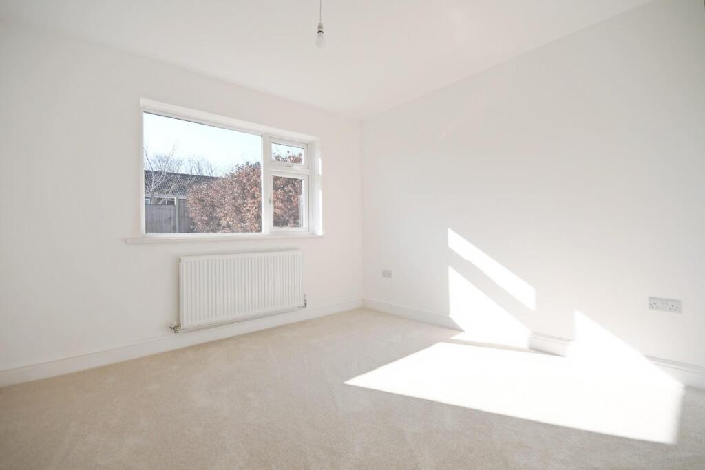 BEDROOM 2 02.jpg