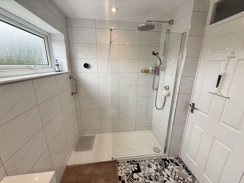 Family shower room