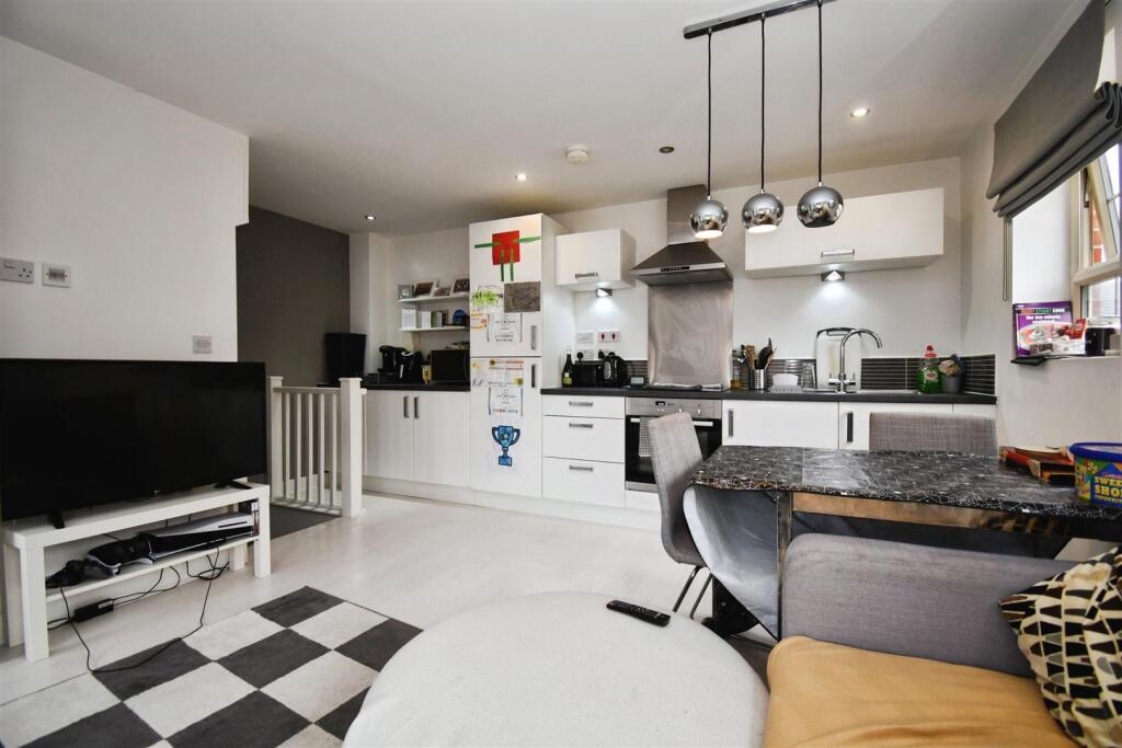 Lounge / dining room / kitchen