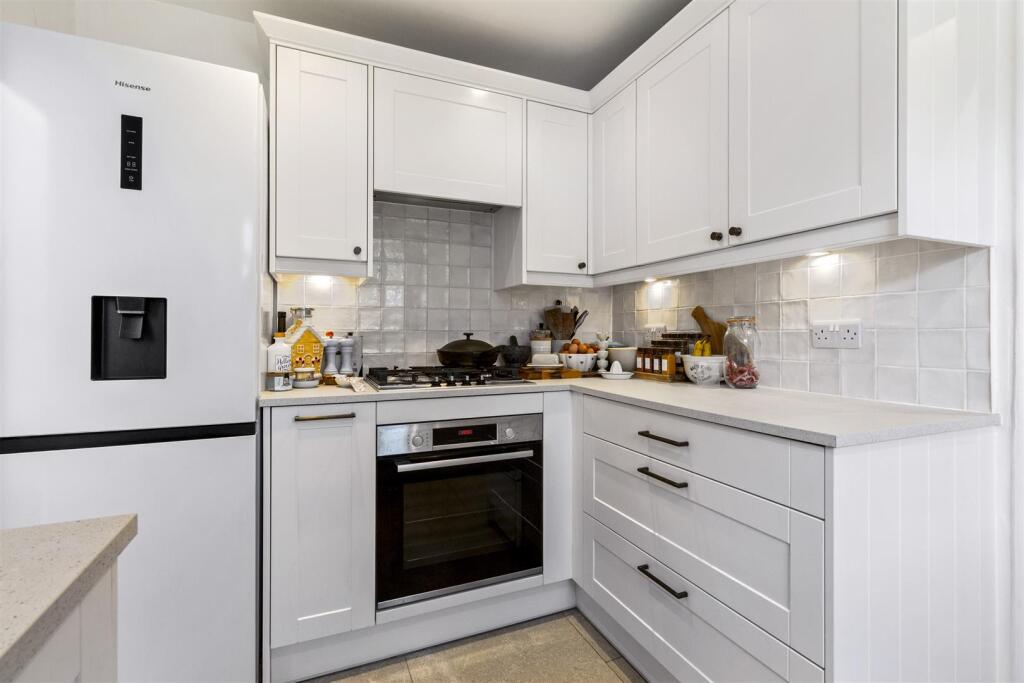 Wellend Road, 29-012.JPG