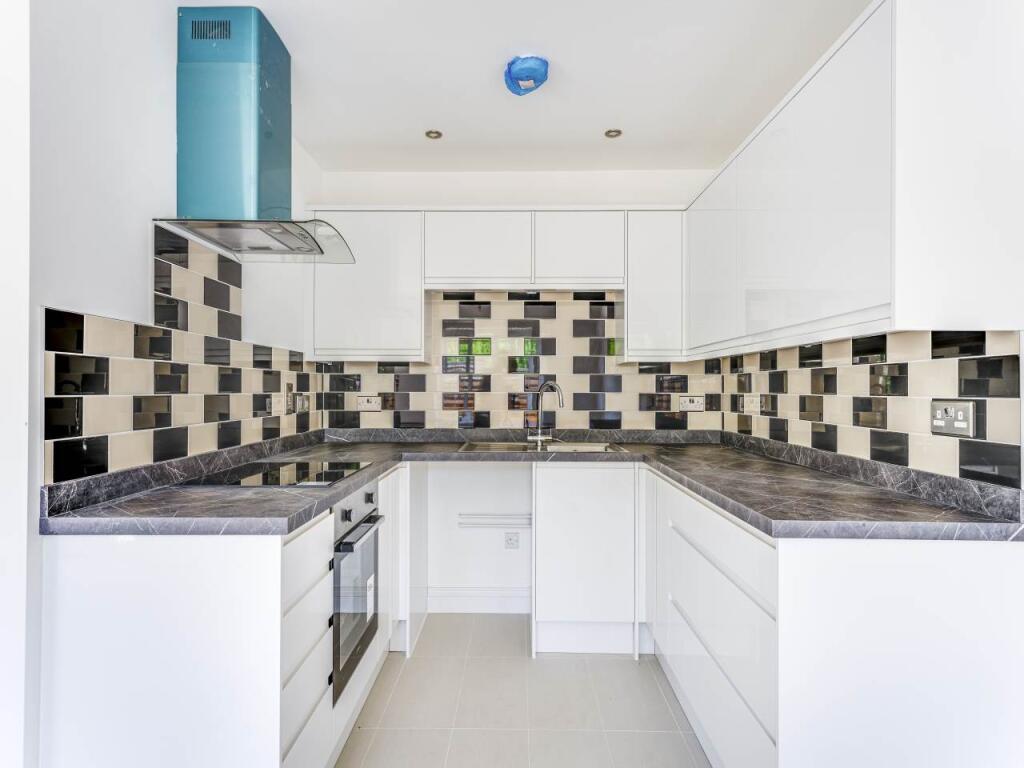 Victoria Place 2 kit