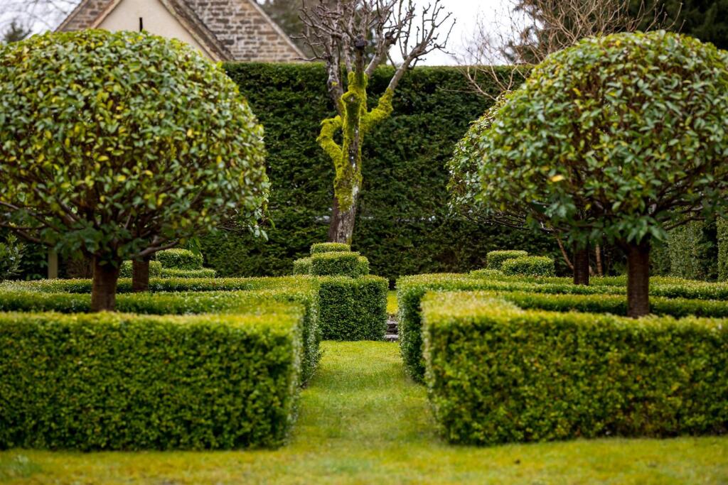 18 - Malt Cottage - GL7 5RY - Web.jpg