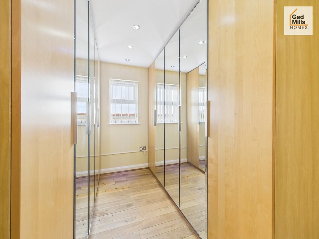 CAM04261G0-PR0083...