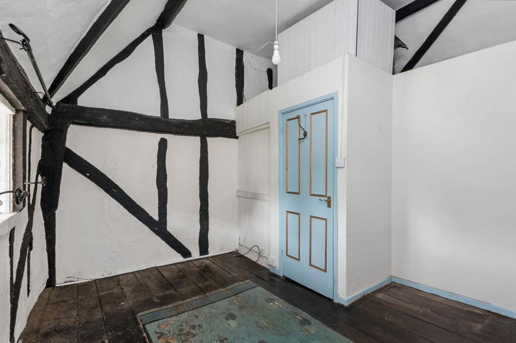 9 South End Road, Milton Bryan, Milton Keynes  Bedfordshire MK17 9HS