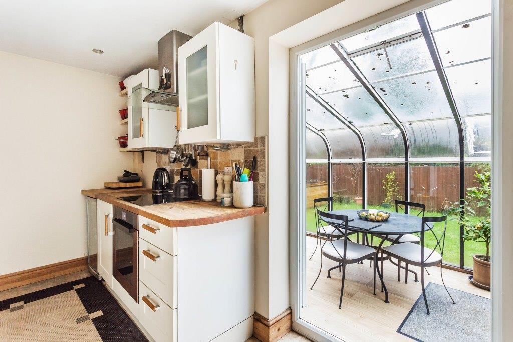 Kitchen into conservatory.jpg