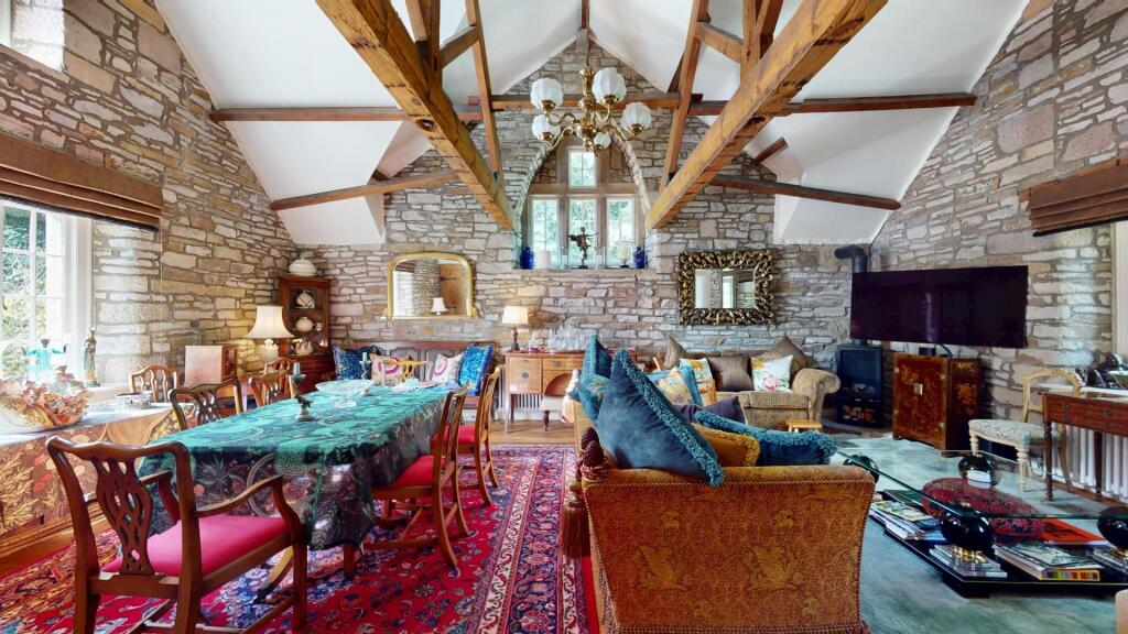 Eshton-Hall-09082025_174420.jpg