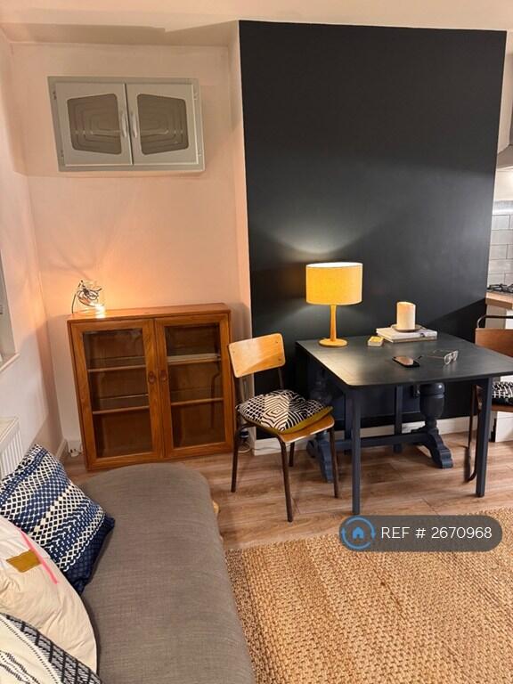 Living Room/Kitchen - Re-Decorated