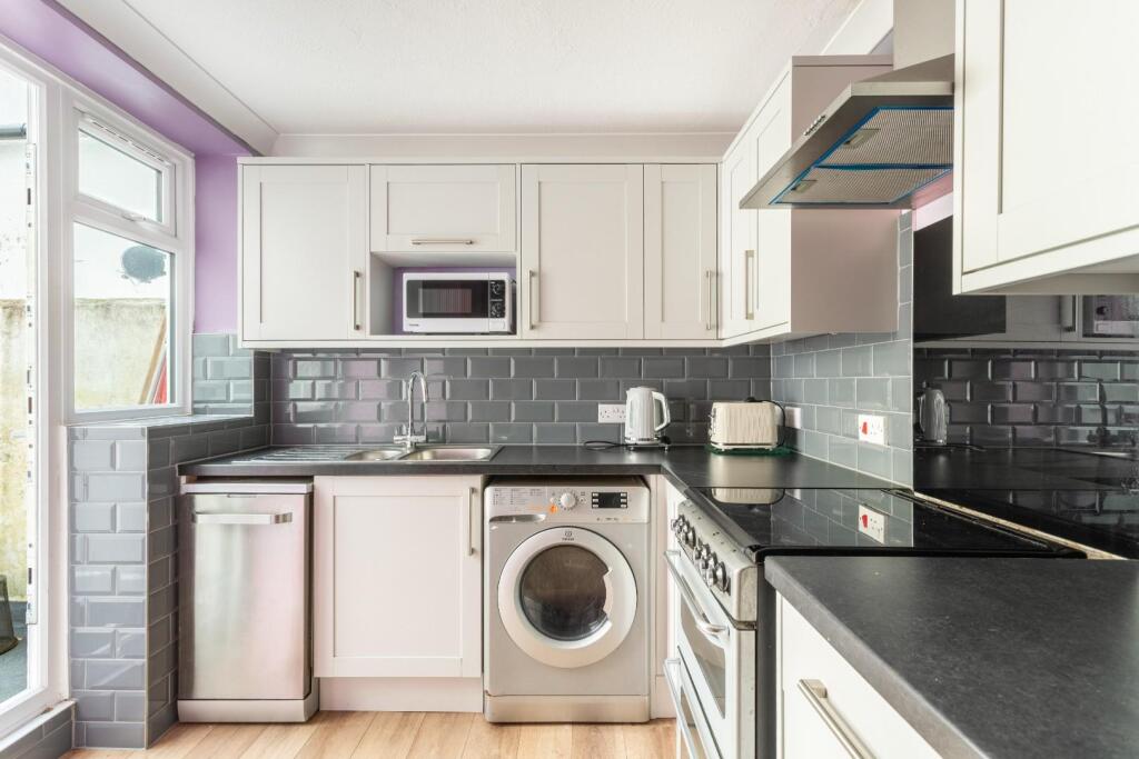 kitchen (3).jpg