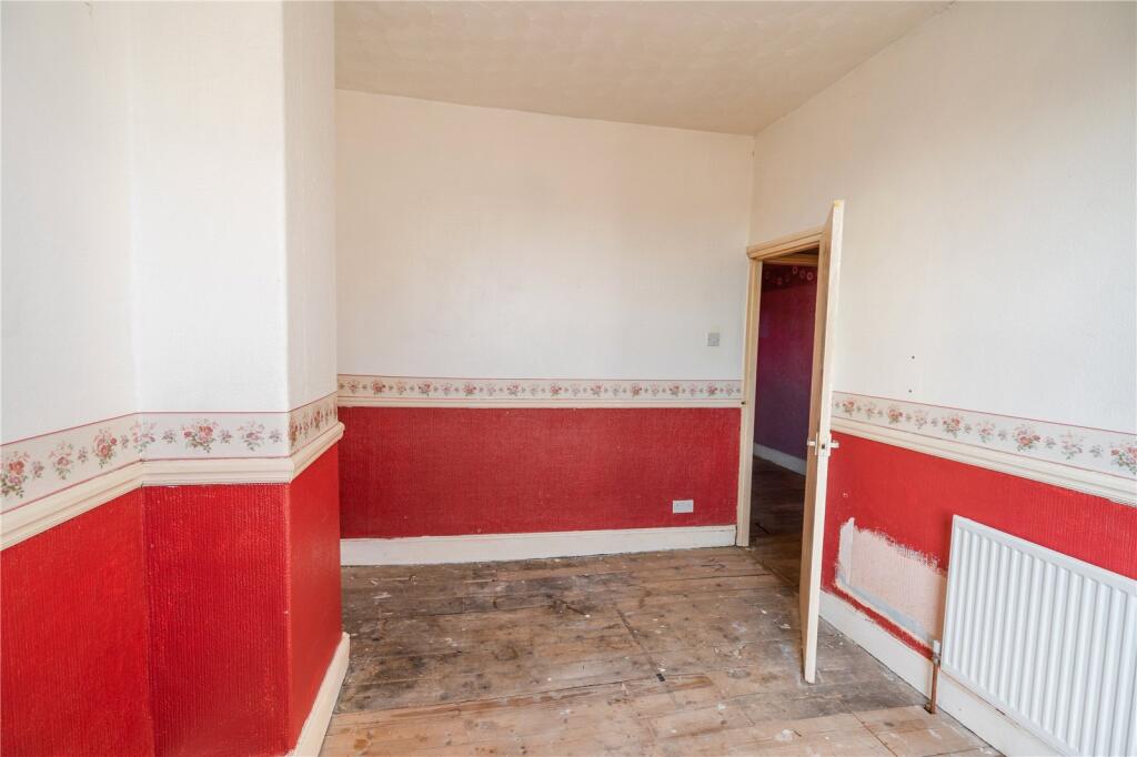 Bedroom 2 (2)