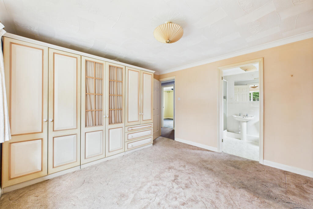 CAM05454G0-PR0030-STILL005