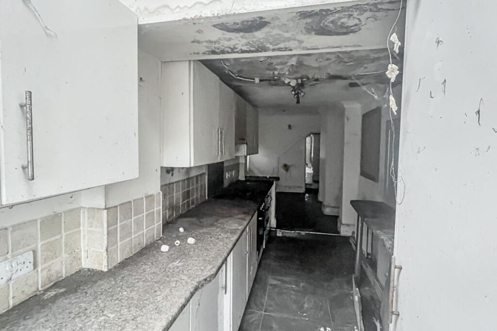 159 Kingston Road, Leatherhead, Surrey, KT22 7NX