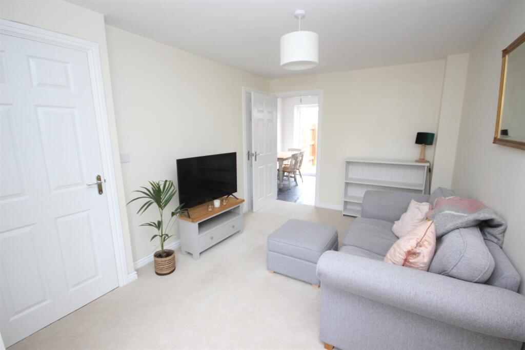 Living Room 4.JPG