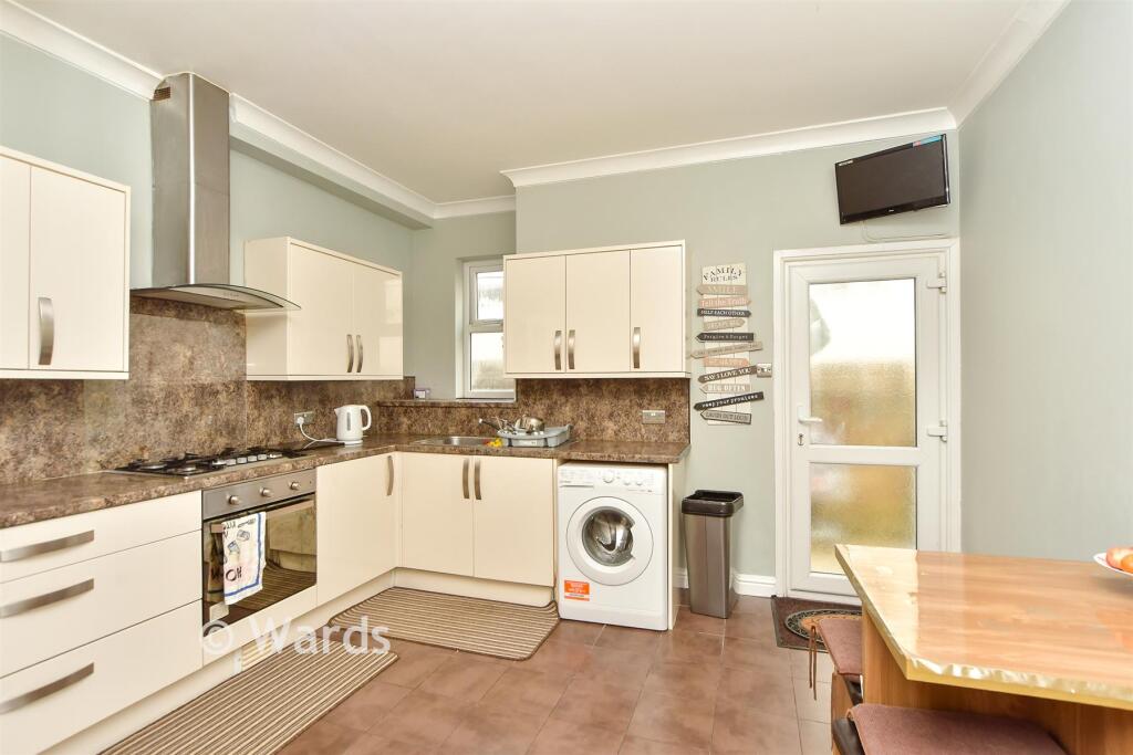 Kitchen/ Breakfast Room