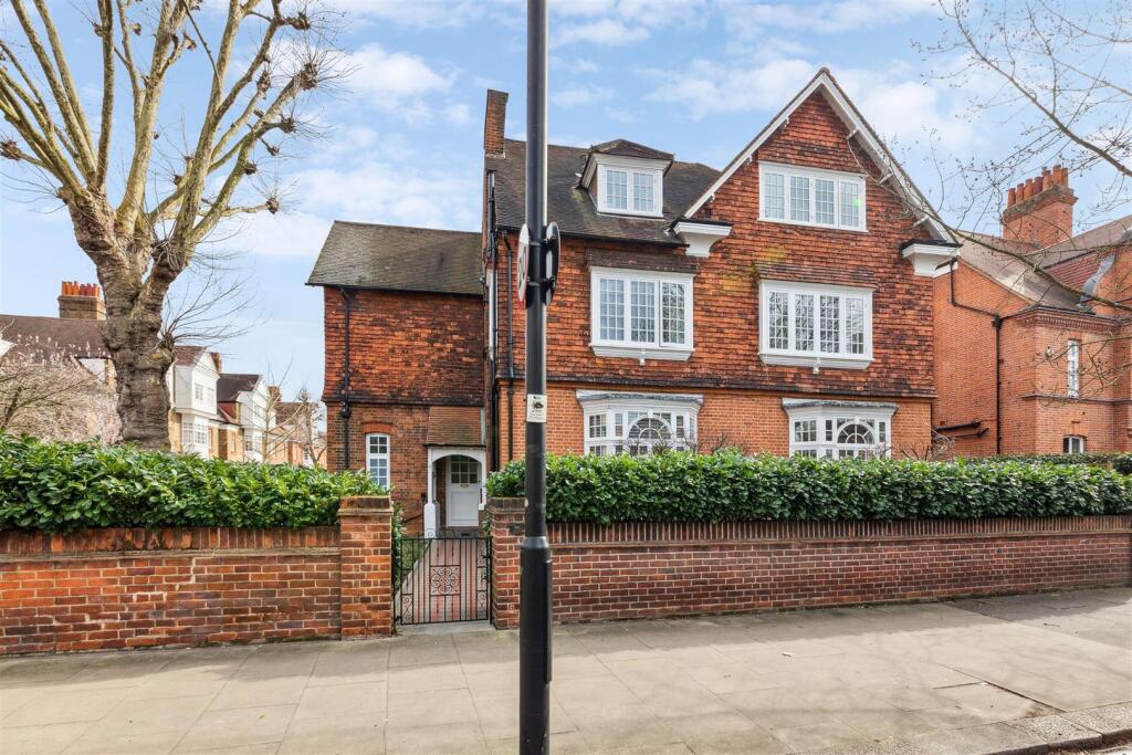 The Avenue, W4 - FOR SALE