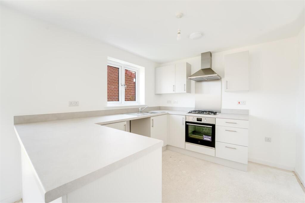 5 - kitchen.jpg