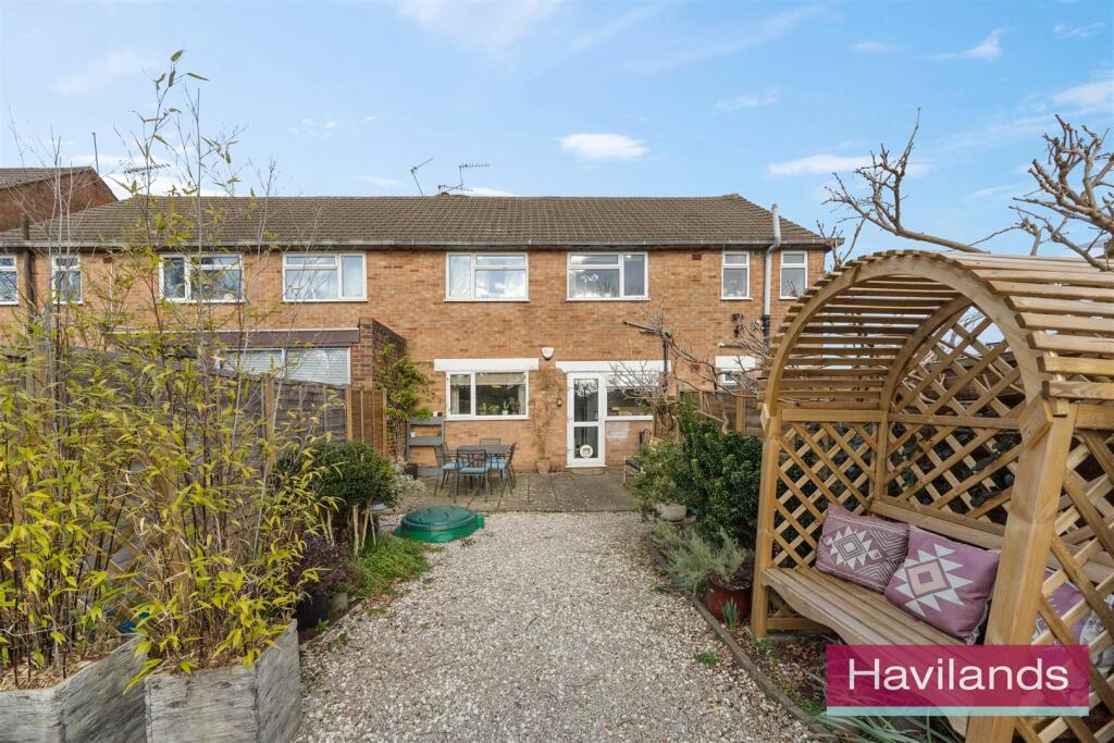 Fairlawn Close-12.jpg