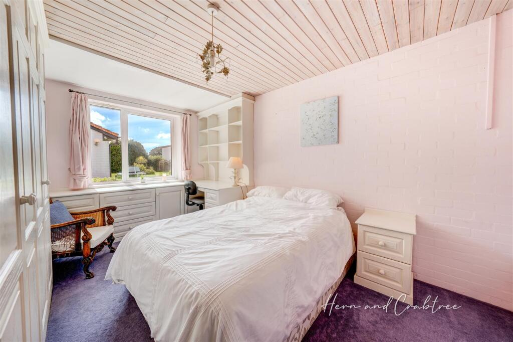 Wellfield Court, Marshfield, HernCrabtree (40).jpg