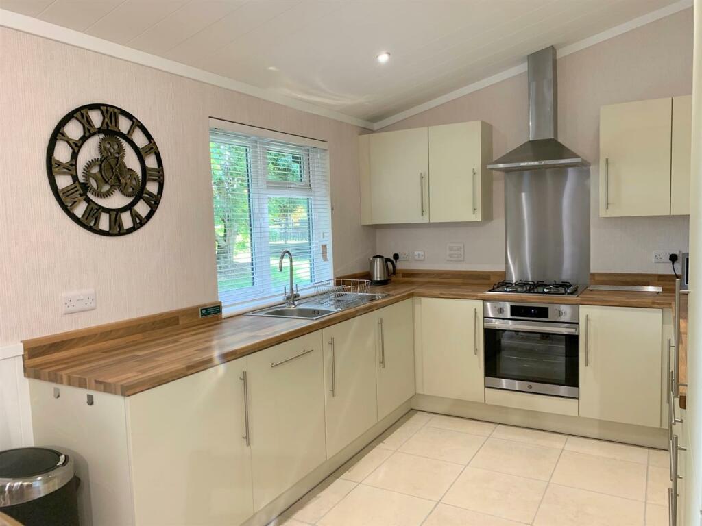 KITCHEN AREA PHOTO