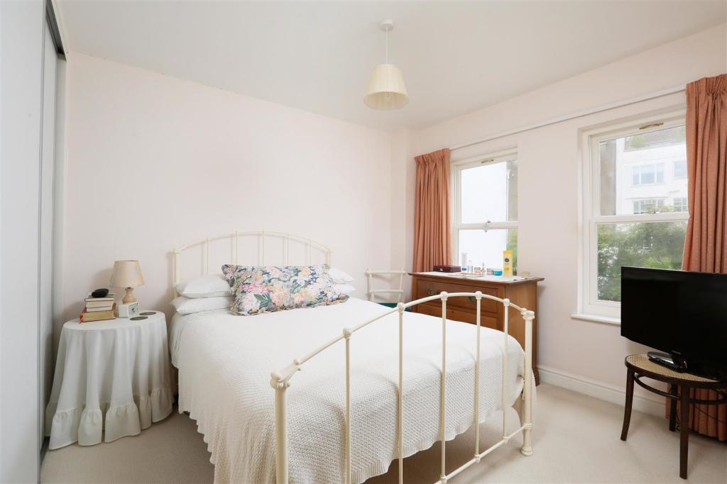 77 Princess Victoria St 22.jpg