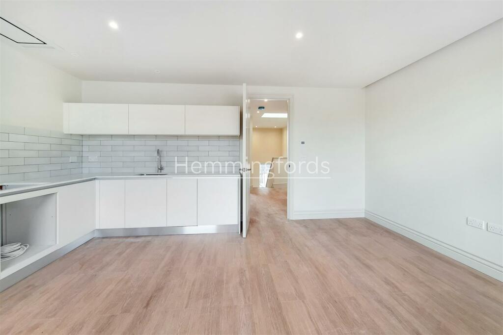 6_Kitchen-Reception-1.jpg