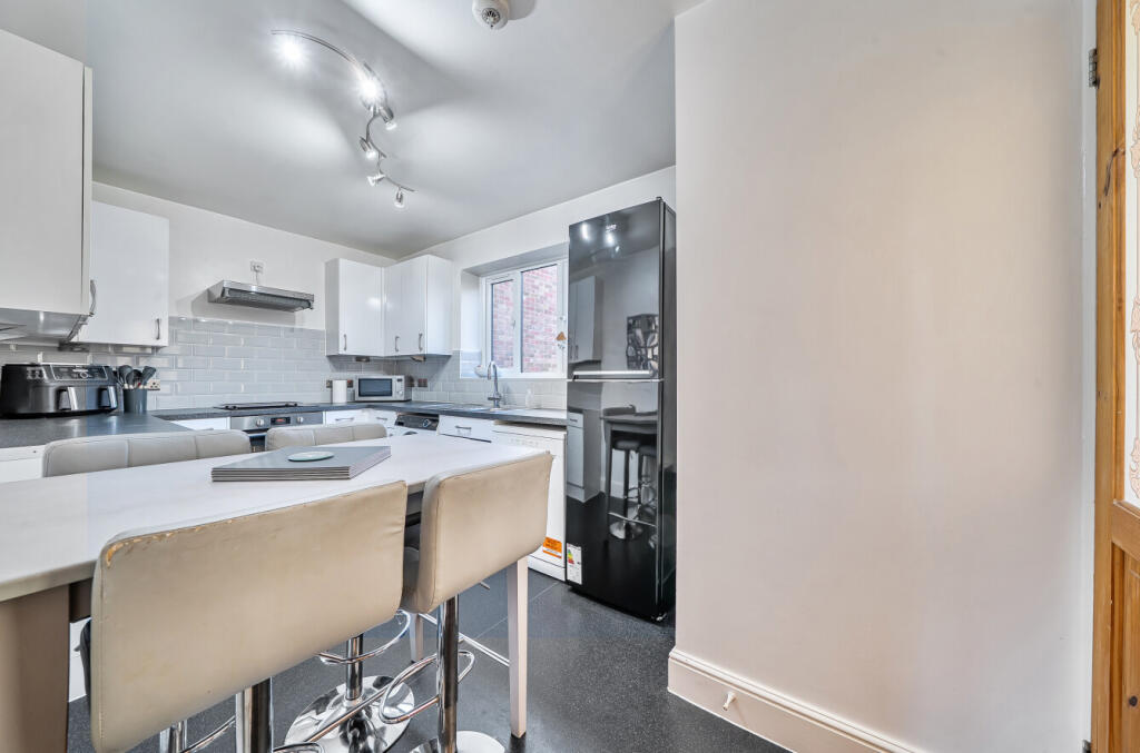 1386548-5-692ecb9...