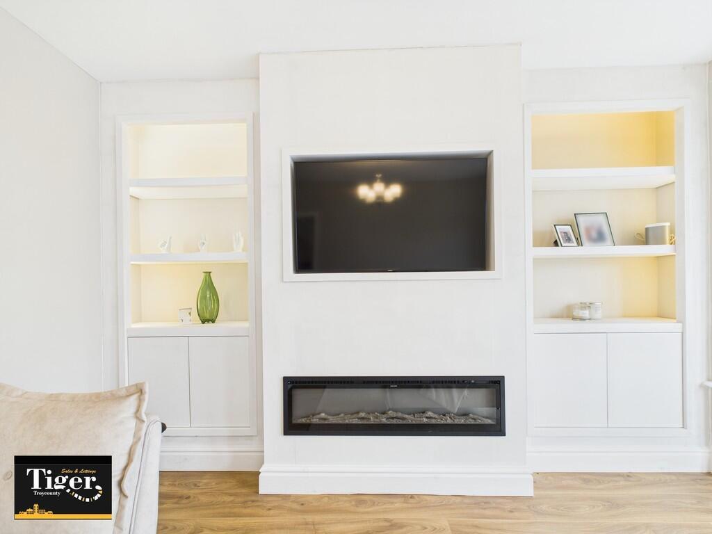 CAM02176G0-PR0551...