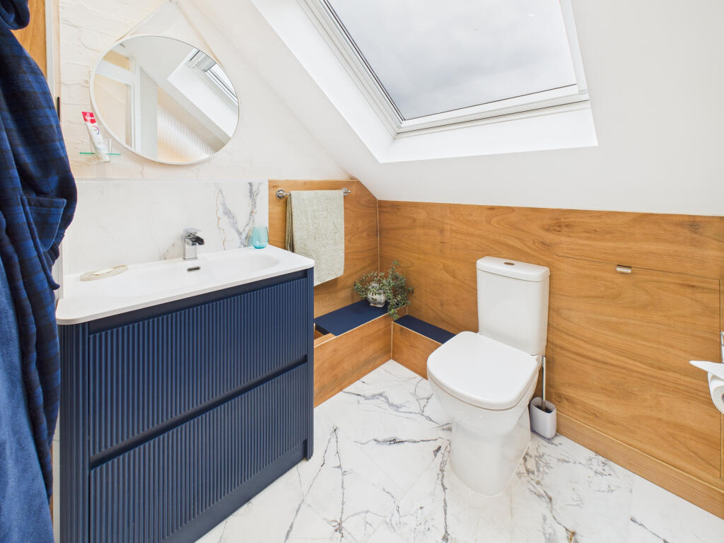 CAM01984G0-PR0529-STILL023