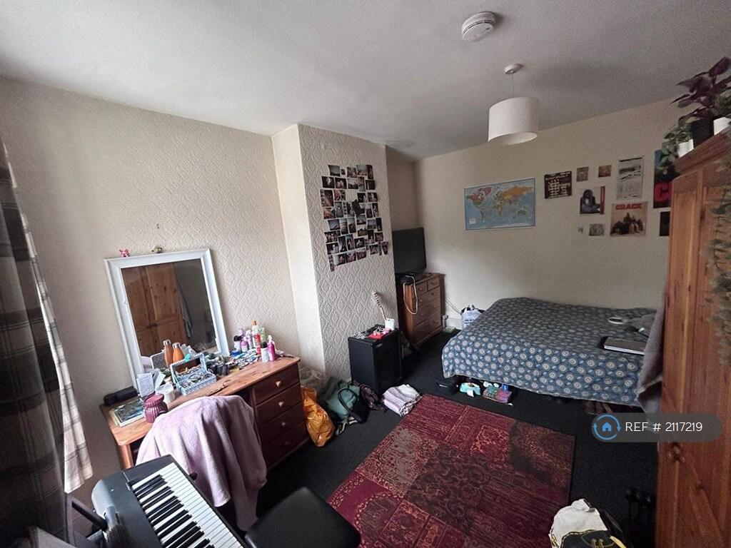 Bedroom 2 - 1