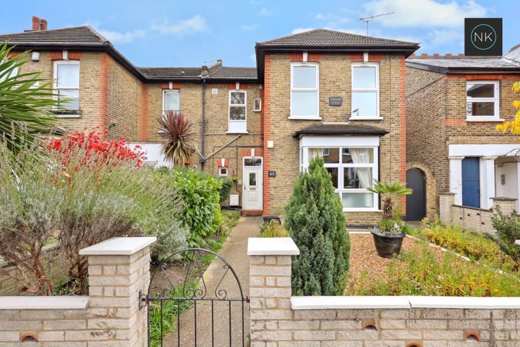 Cleveland Road, South Woodford, London, E18 2AE