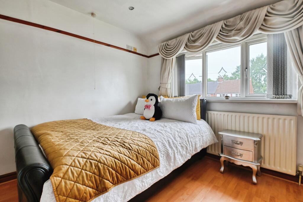 Bedroom 2B
