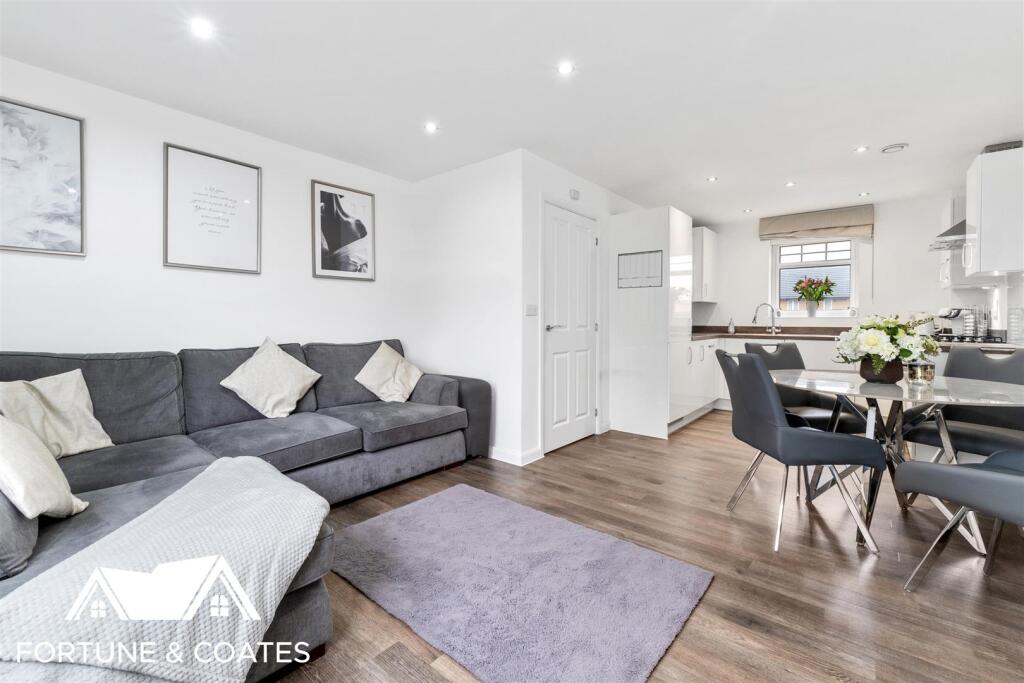 Kingfisher Way_015.jpg