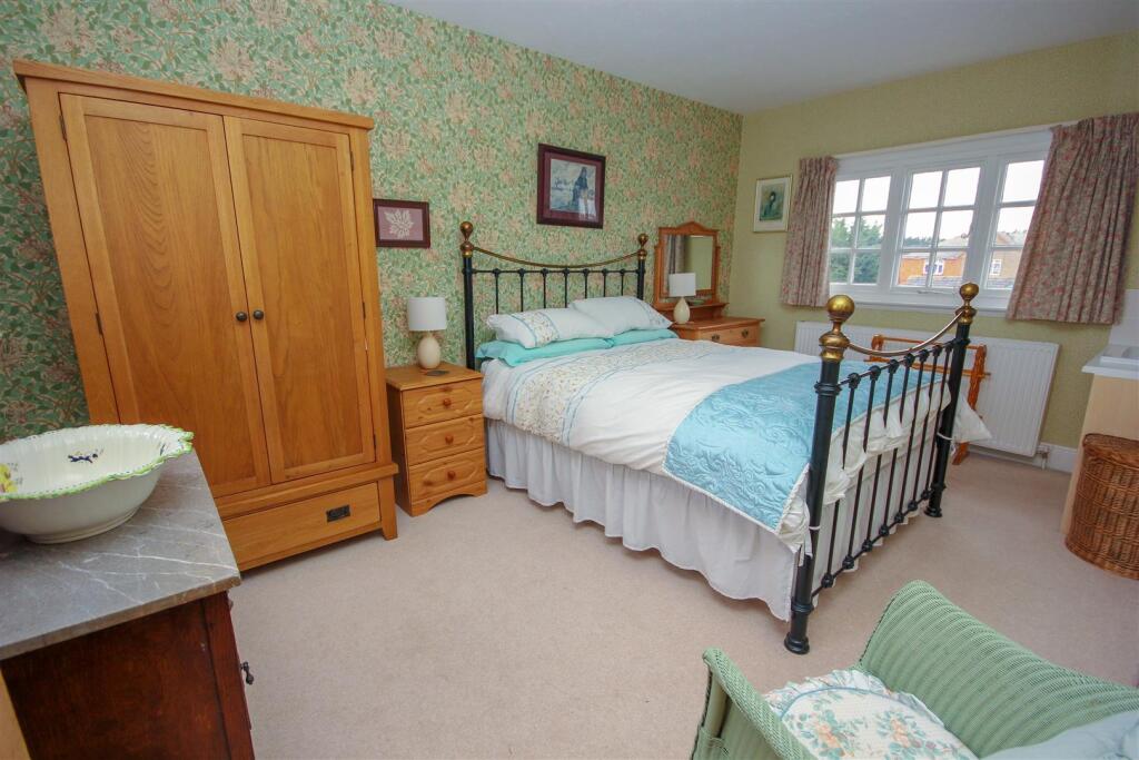 Guest Bedroom.jpg