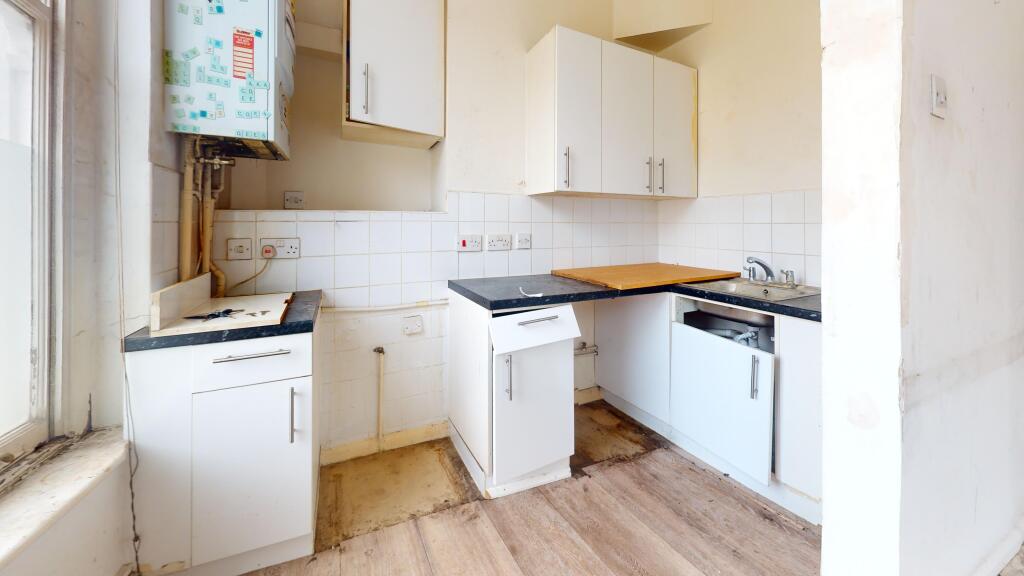 Flat B, 33 Bouverie Road, Stoke Newington, London, N16 0AH
