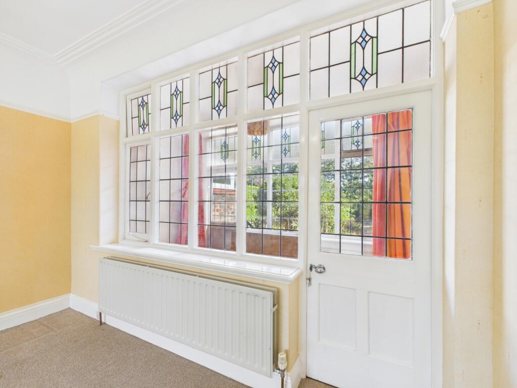 CAM02386G0-PR0142-STILL005