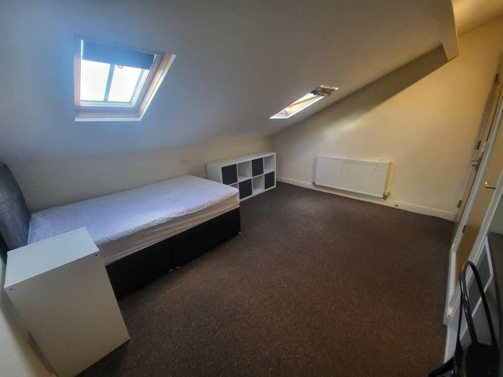 Flat_2_498_Glossop_Road