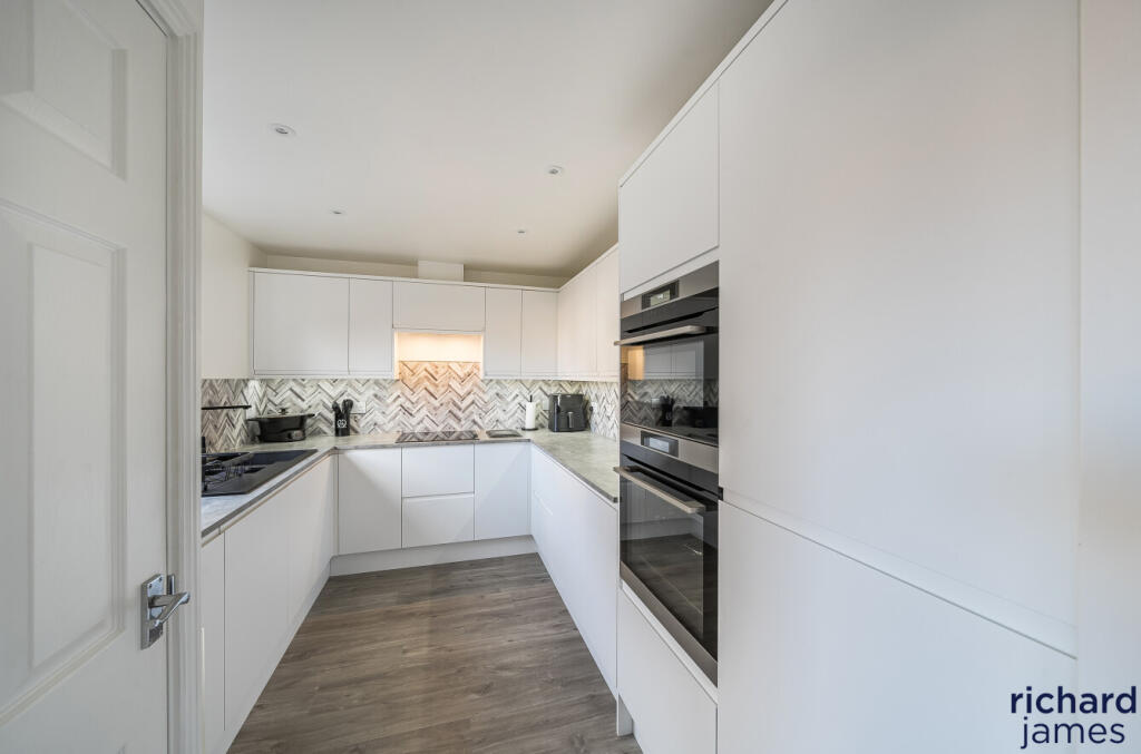 47e6a8d8852142209bcacf0c8e3e5b0b