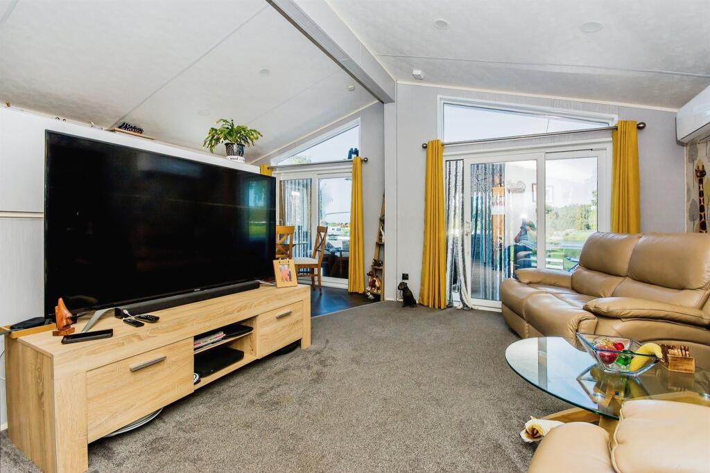 Open Plan Kitchen Diner Lounge