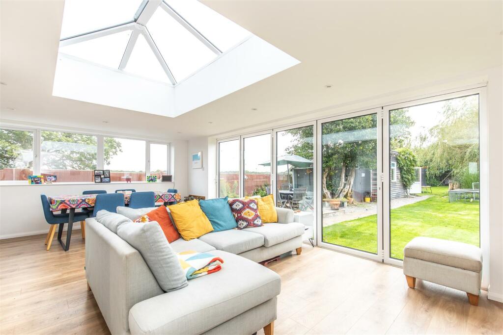 Upper Clayhill Cottage37.jpg