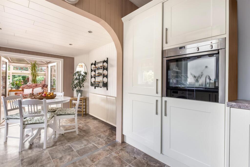 11 golf avenue (3).jpg