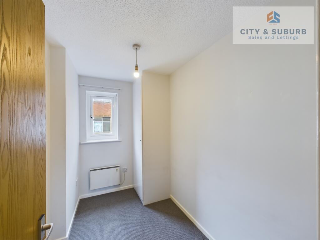 CAM01351G0-PR0081-STILL008