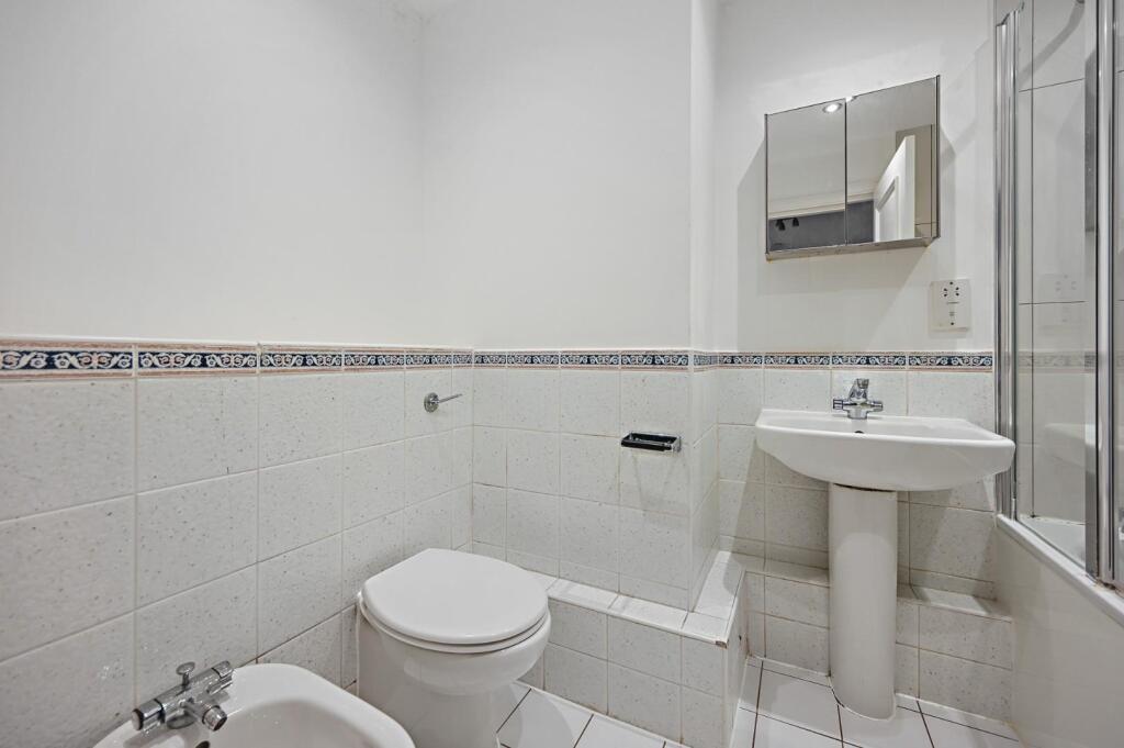 BCTEC - Flat 10, Ambassador House - Bathroom (4).j