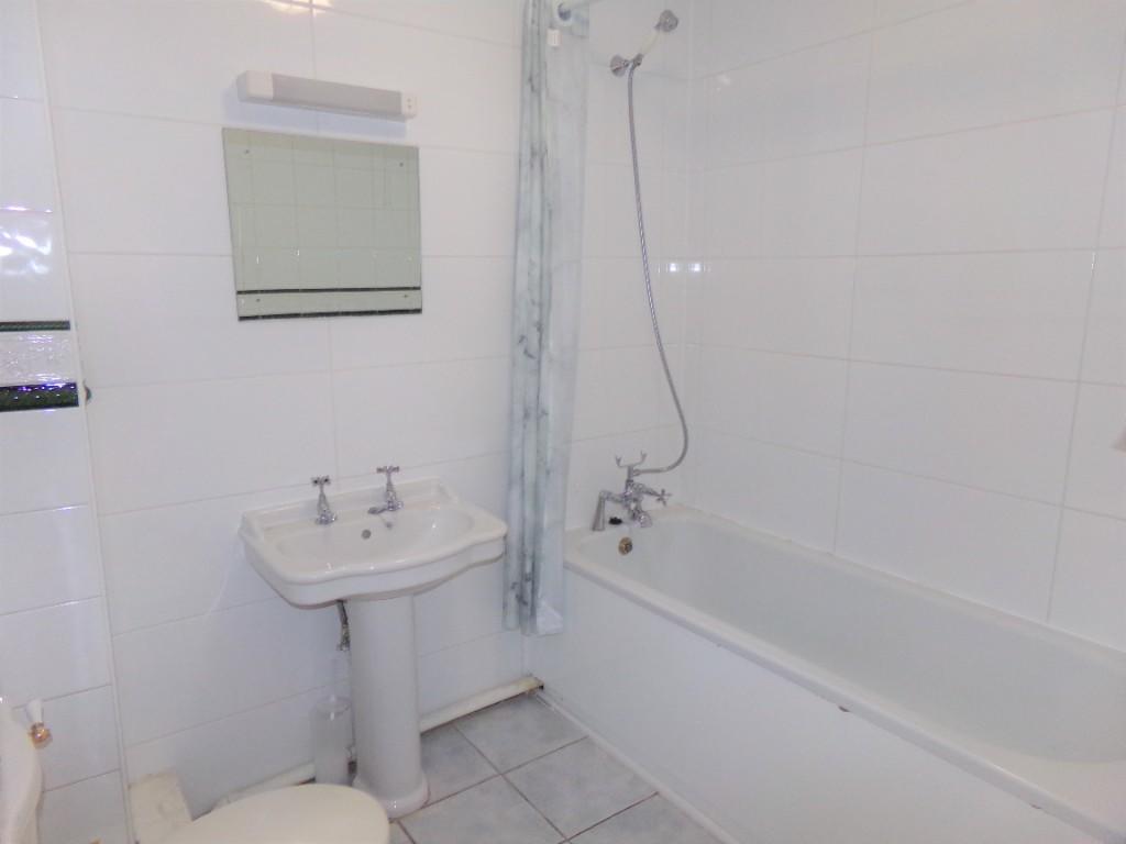 Bathroom - Ground