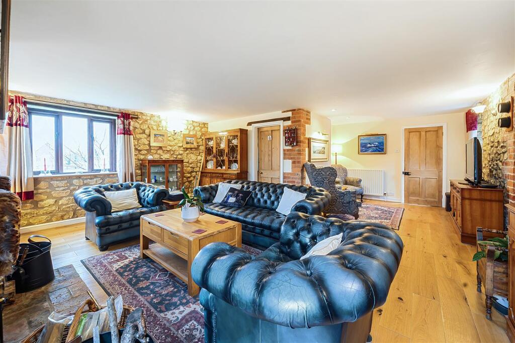 The Granary, Wood Burcote (1).jpg