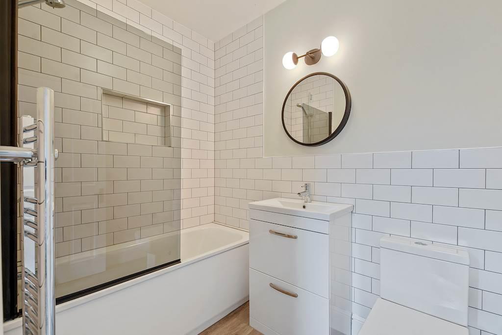 8 Bathroom.jpg