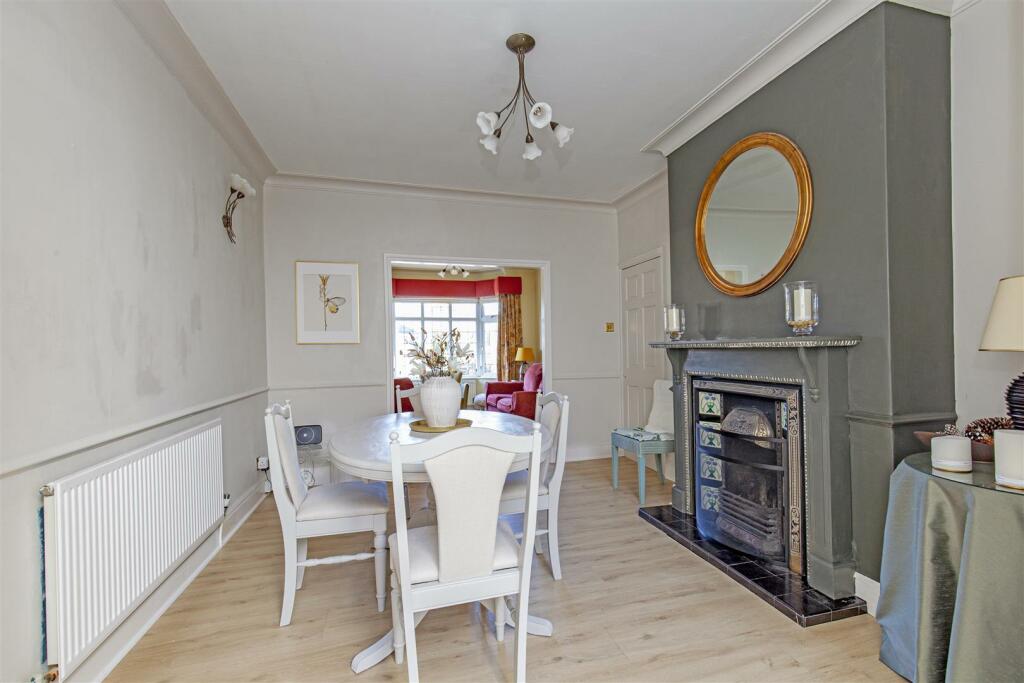 Dining Room-3.jpg
